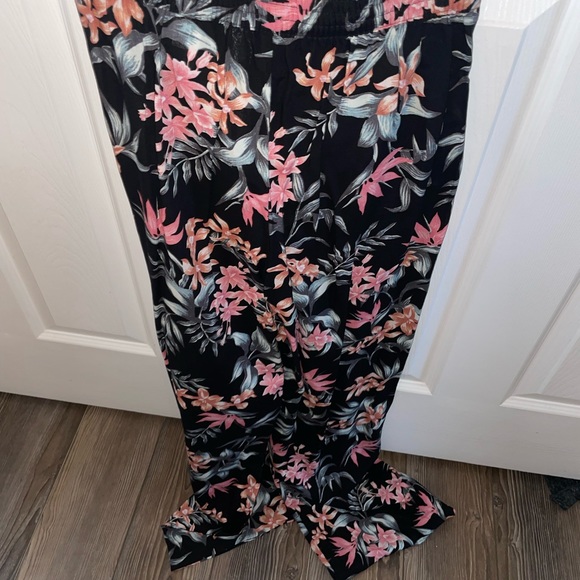 black and floral flowy beach pants - Picture 2 of 3